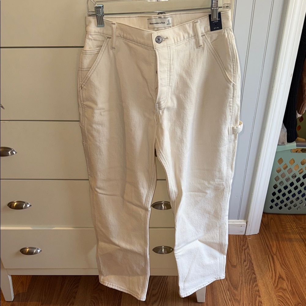 Abercrombie & Fitch Off-White Cargo Pants Never Worn